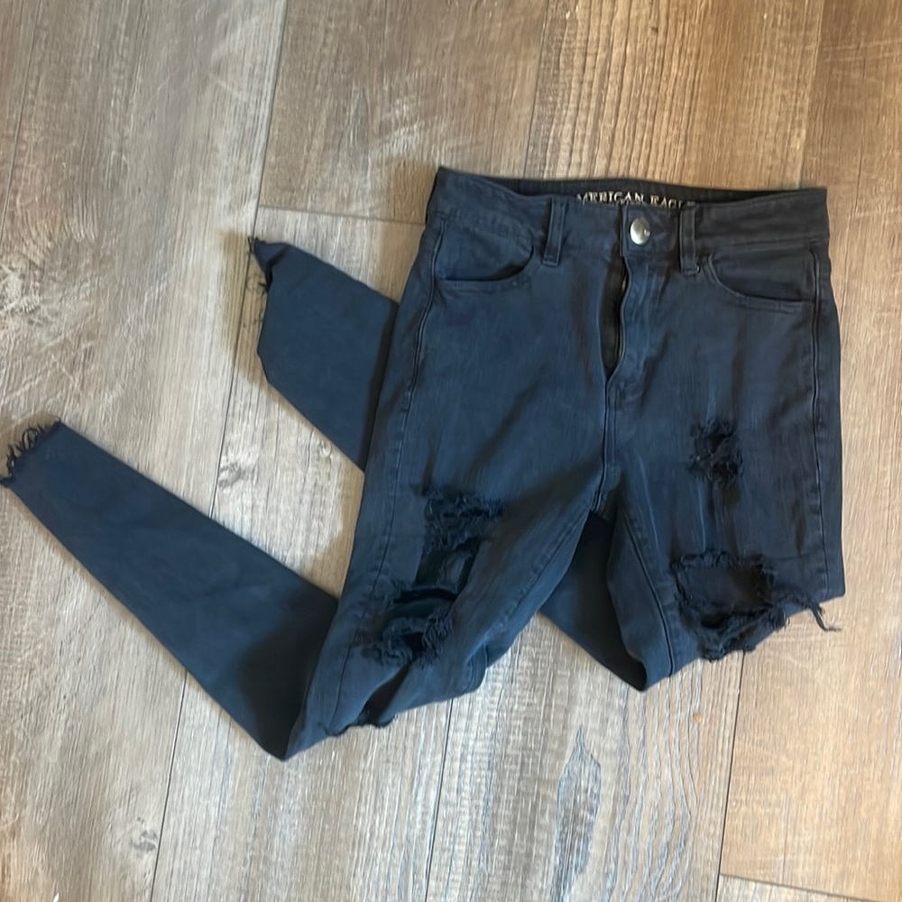 American Eagle Distressed Skinny Jean